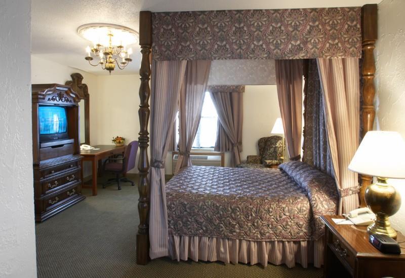 The Lodge Hotel And Conference Center Bettendorf Room photo