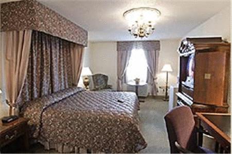 The Lodge Hotel And Conference Center Bettendorf Room photo
